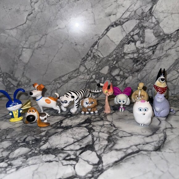 Lot Of 11 The Secret Life Of Pets 2 Figures Tiger Dog Rooster Tiny Daisy Gidget - Picture 1 of 4